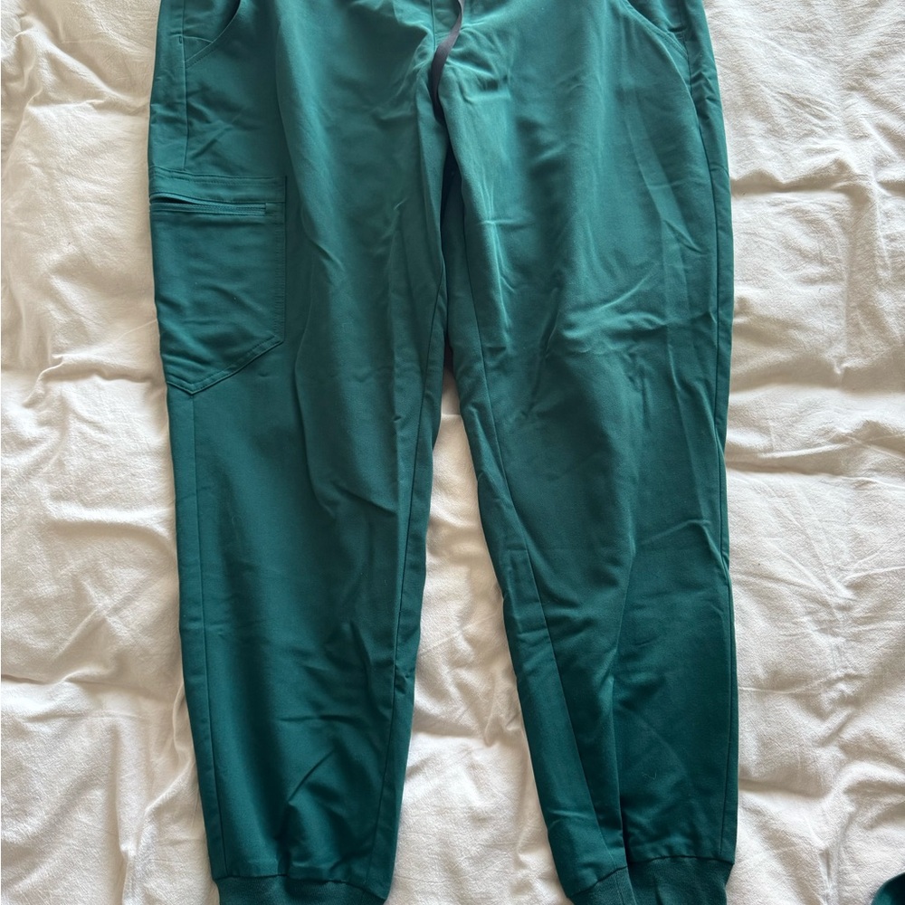 FIGS Scrubs Set Green Technical Collection Top L Bottom XL Jogger Pants - Picture 8 of 9